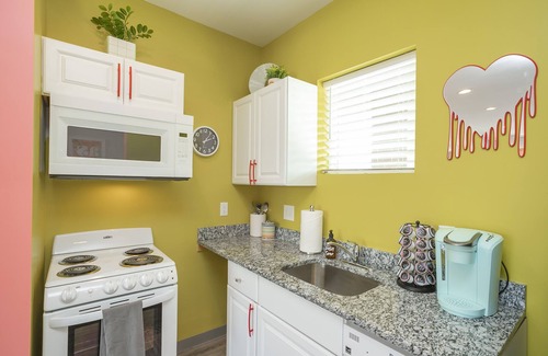 Maxwell House | 🎸🎇 CLUELESS HOME IN NASH-VEGAS! WALKABLE LOCATION!