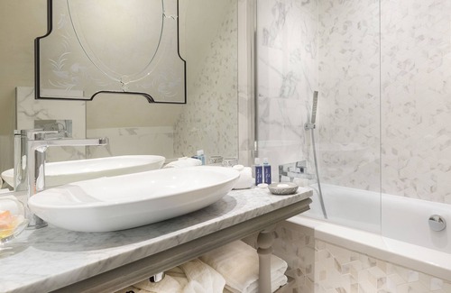 Sorbonne Hotel | Cluny Square