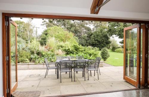 Newborough House | Clynnog House