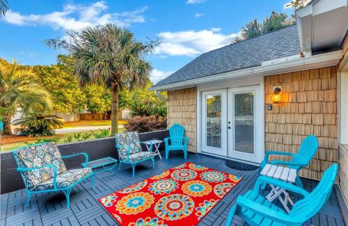 Isle of Palms House | CM4005: 4005 Cameron Blvd.
