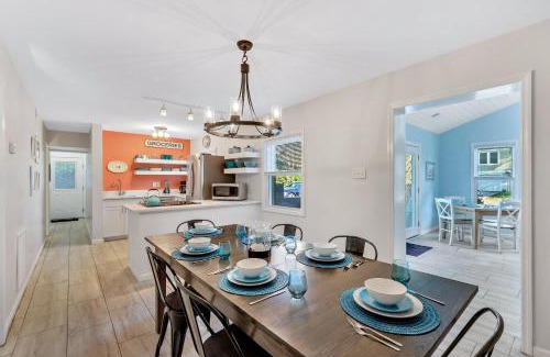 Isle of Palms House | CM4005: 4005 Cameron Blvd.