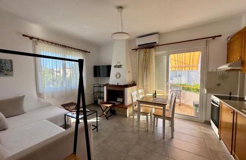 Toroni House | CN Studio-Apartment