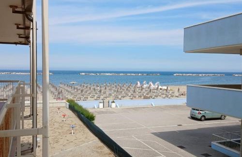 Valverde Apartment | CN010 - Cesenatico, ampio trilocale fronte mare con spiaggia inclusa