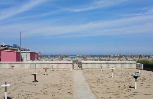 Valverde Apartment | CN010 - Cesenatico, ampio trilocale fronte mare con spiaggia inclusa