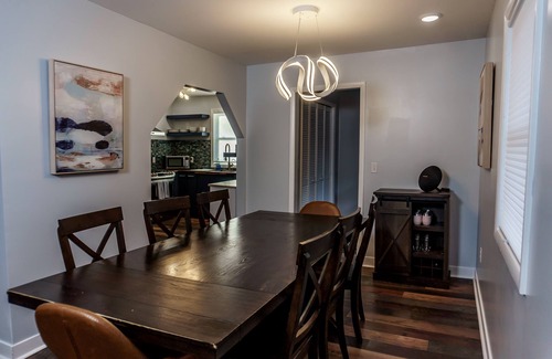 South Haven House | Cottage Retreat by Lake Michigan! Perfect for a relaxing vacation.