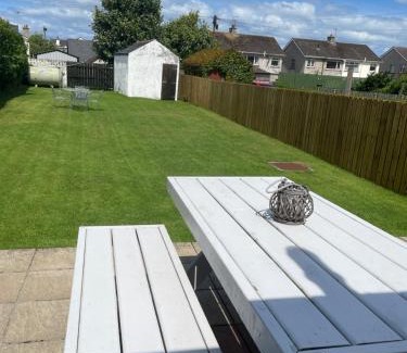 Portstewart House | Coach Cottage Portstewart - Central Location NITB