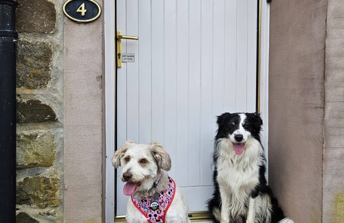 Perth Cottage | COACH HOUSE 4, pet friendly, with a garden in Perth