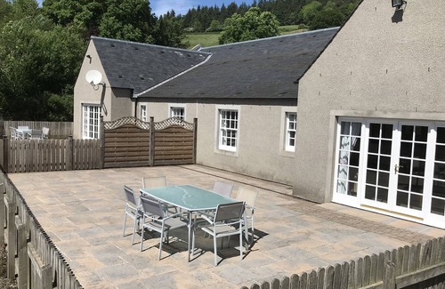 Perth Cottage | COACH HOUSE 4, pet friendly, with a garden in Perth