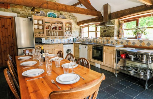 Penbryn Cottage | COACH HOUSE, pet friendly, character holiday cottage in Llangrannog