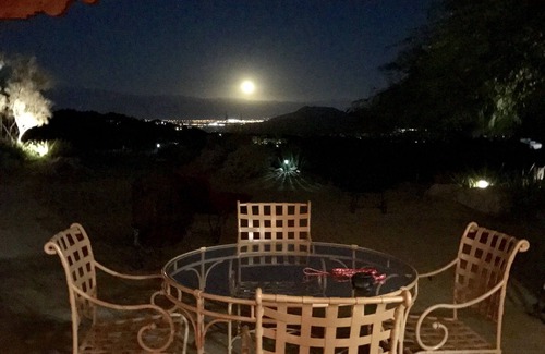 Palm Desert Cabin | Coachella fest & Stagecoach cabins Spectacular View, 5 minutes to Palm Desert!