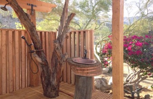 Palm Desert Cabin | Coachella fest & Stagecoach cabins Spectacular View, 5 minutes to Palm Desert!