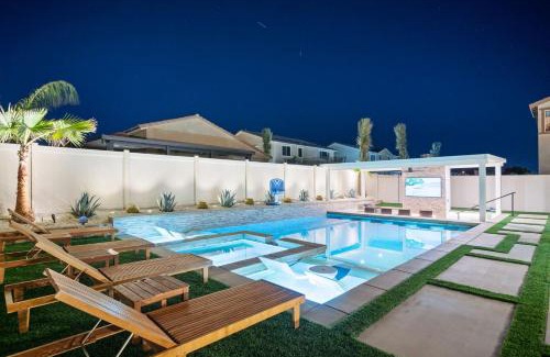 Coachella House | Coachella Luxe Oasis 6BR Resort Self Check-in