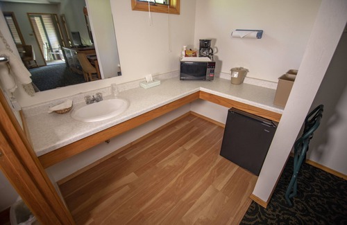 Sister Bay Hotel | Coachlite Inn