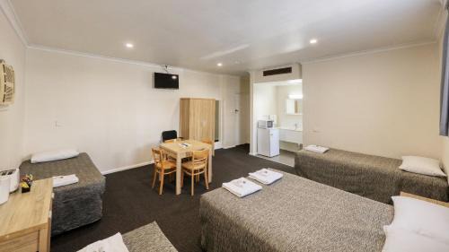 Parkes Hotel | Coachman Hotel Motel