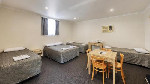 Parkes Hotel | Coachman Hotel Motel