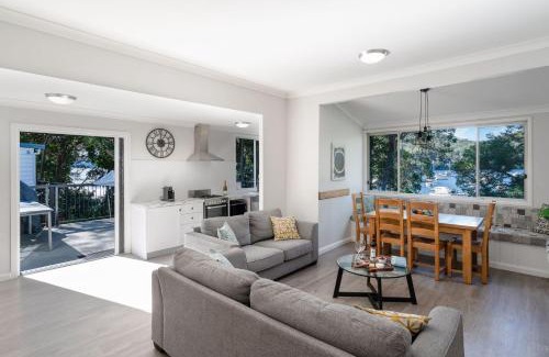 Cottage Point House | Coal and Candle Couples Retreat
