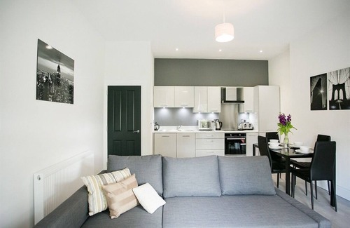 Queens Quarter Apartment | Coast & City Apartments