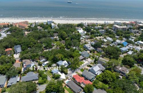 Saint Simons Island House | Coast Guard Cottage - 417 Everett St