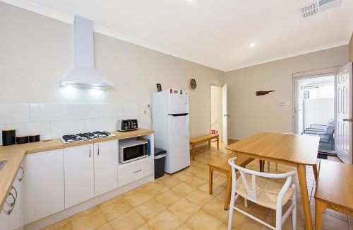 Geographe House | Coast Haven Busselton Bright, Retreat Near Beach
