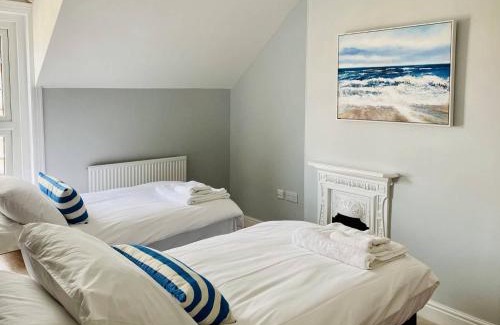 Cromer House | Coast House Cromer - Sleeps 15, hot tub, sea views