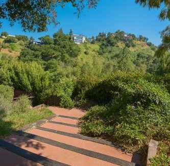 Central Malibu Apartment | Coast Malibu 2BR Escape