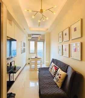 Pasay Apartment | Coast Residence 4026 PENTHOUSE 1 Bedroom Condo with Wifi & Netflix