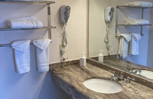 San Simeon Hotel | Coast Riders Inn
