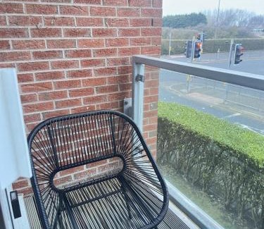 Moreton Apartment | Coastal 2 Bathroom Apartment, Free Parking