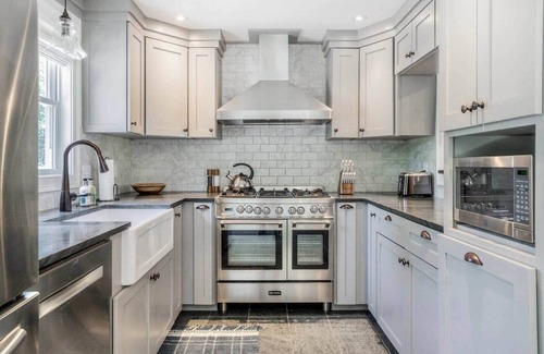 Yarmouth House | Coastal, 3 bedroom, 2 bath home with pool!
