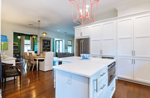 Fairhope Cottage | Coastal 4-bedroom cottage by Fairhope Pier with Golf Cart, WiFi, AC