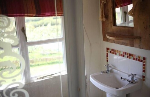 Bridport Other | Coastal 6 bedroomed property set in own farmland yet not far from ammenties.
