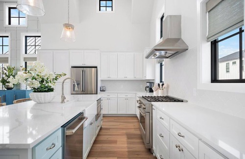 Cinnamon Shore Cottage | Coastal Belle 117 WI