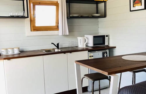 Killarney Vale Cabin | Coastal breeze hideaway , your little home away from home.