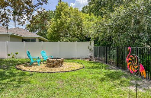 Lakeland House | Coastal Cabana in Lakeland with King Bed