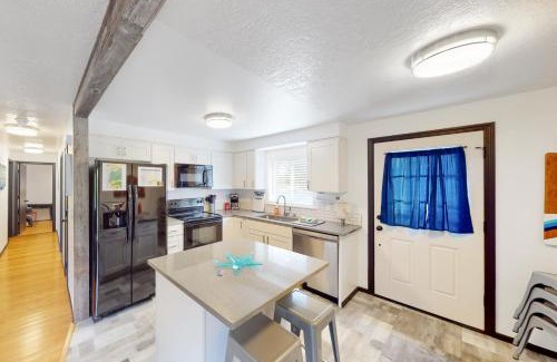 Lincoln City House | Coastal Calm