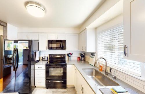 Lincoln City House | Coastal Calm