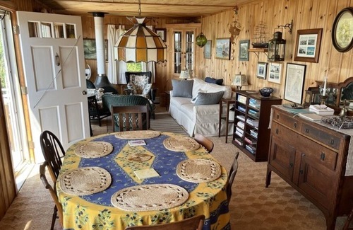 New Shoreham Cottage | Coastal Cape @ North End