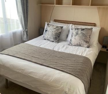 Brightlingsea Resort | Coastal caravan retreat
