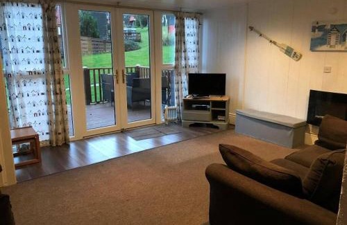 Martin Ski Chalet | Coastal Chalet - Sleeps 6 - Pool - Parking