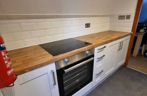 Martin Ski Chalet | Coastal Chalet - Sleeps 6 - Pool - Parking