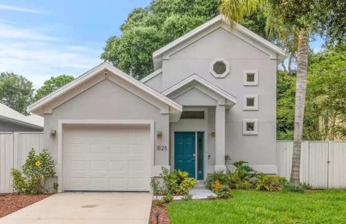 St. Augustine House | Coastal Cham l Mins to State Park Beach & DNTN