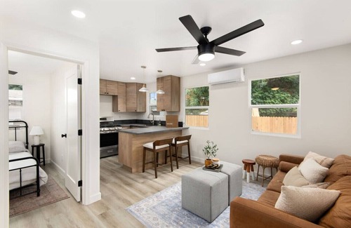Imperial Beach House | Coastal Charm - 1/1 - Close to All