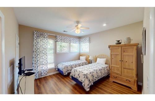 Litchfield by the Sea Villa | Coastal Charm 2BR Villa Lakeside Resort Amenities