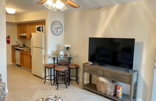 Southend Condo | Coastal Charm Meets Cozy Comfort - 1BR Beachside Beauty!