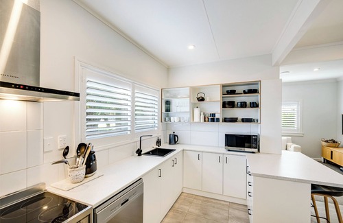 Napier House | Coastal Charm - Napier Holiday Home