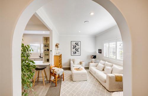 Napier House | Coastal Charm - Napier Holiday Home