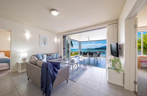 Airlie Beach Apartment | Coastal Charm On Airlie