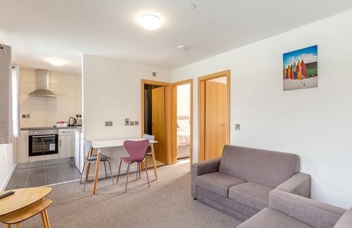 Hele Apartment | Coastal Charm Retreat in Ilfracombe