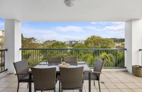 Alexandra Headland Apartment | Coastal Charmer Resort-style Living at Alex Beach