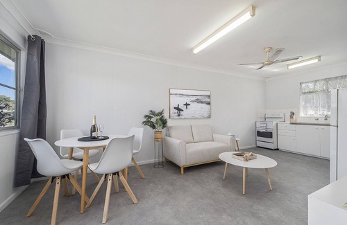 Crescent Head Apartment | Coastal Chic Apartment Only Minutes to the Beach